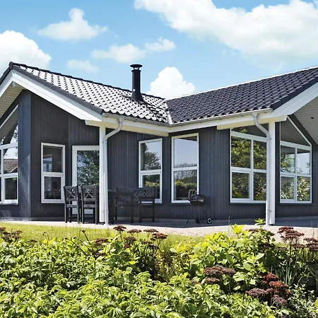Holiday home Stunning In Augustenborg With Kitchen *